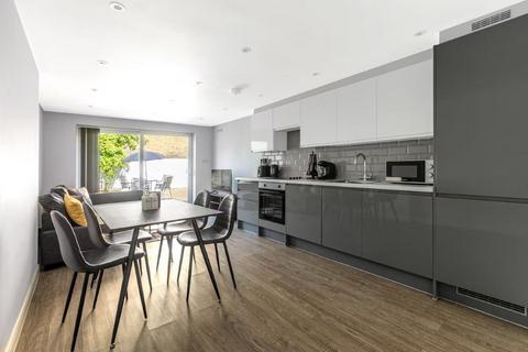 undefined, 100 Clapham Common North Side, London, Wandsworth, SW4 9SQ