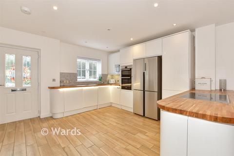 3 bedroom semi-detached house for sale, Bells Court, Canterbury CT3