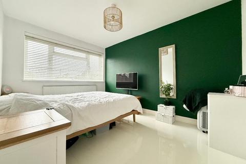 undefined, Brooklands Close, Leagrave, Luton, Bedfordshire, LU4 9EH