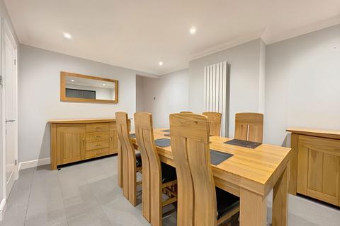 4 bedroom semi-detached house for sale, Painswick Avenue, Bristol BS34