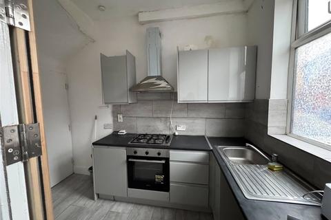 undefined, Clark Road, Leeds, LS9