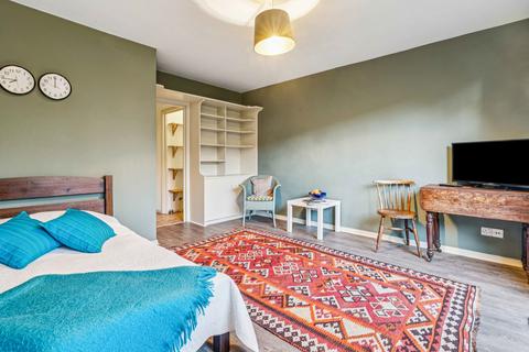 undefined, St. Andrews Square, London, UK, W11