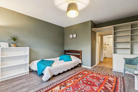 undefined, St. Andrews Square, London, UK, W11