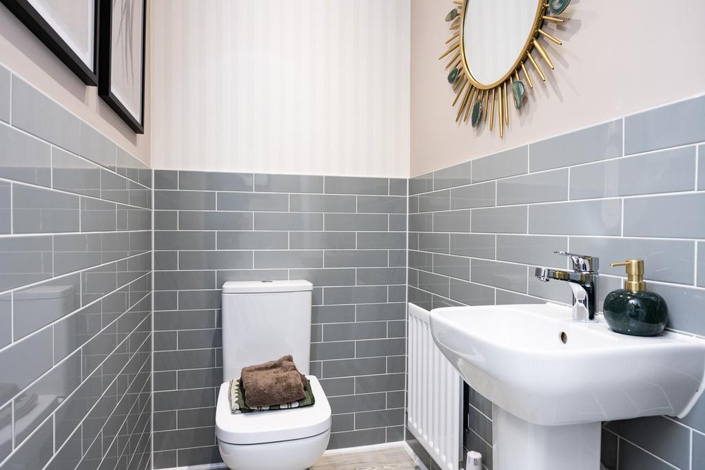 House in South Kesteven, Grantham - More