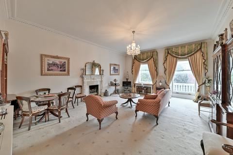 2 bedroom flat for sale, Queen's Gate Gardens, London