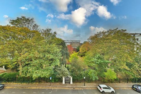 2 bedroom flat for sale, Queen's Gate Gardens, London