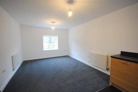 2 bedroom house share to rent, Woodsley Fold, Bradford BD13