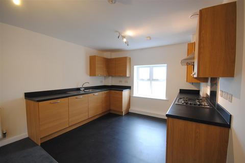 2 bedroom house share to rent, Woodsley Fold, Bradford BD13