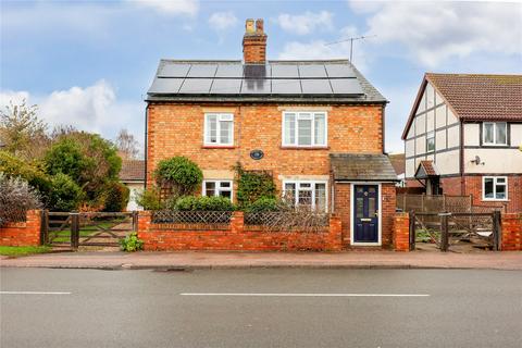3 bedroom detached house for sale, Bedford Road, Wilstead, Bedfordshire, MK45