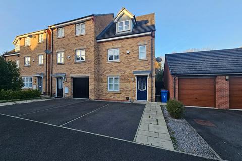 Travers Street, Salford