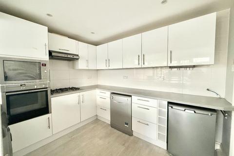 3 bedroom semi-detached house for sale, Kitkatts Road, Canvey Island