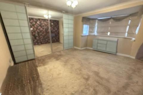 5 bedroom semi-detached house to rent, Wynchgate, London