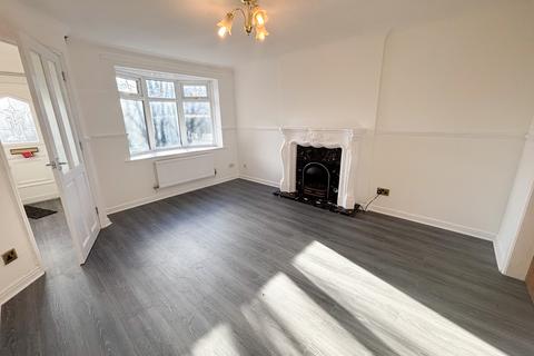 3 bedroom semi-detached house to rent, Ashton-under-Lyne OL6