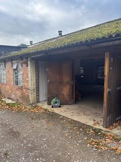 Warehouse to rent, Fittleworth Rd Billingshurst RH14 0ES