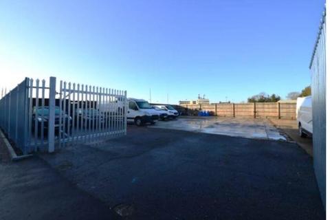 Warehouse to rent, 4B Lumen Rd London SW11 8DE