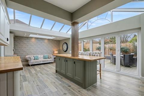 4 bedroom detached house for sale, High Street, Newington, Sittingbourne, Kent, ME9 7JH