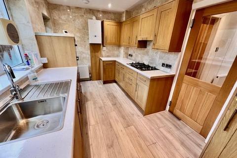 4 bedroom detached house to rent, 76 Chelsea Road Brincliffe Sheffield S11 9BR