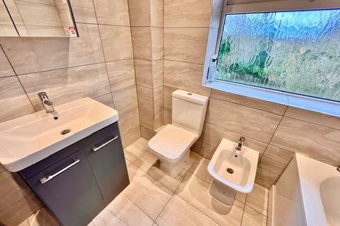 4 bedroom detached house to rent, 76 Chelsea Road Brincliffe Sheffield S11 9BR