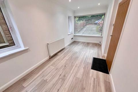 4 bedroom detached house to rent, 76 Chelsea Road Brincliffe Sheffield S11 9BR