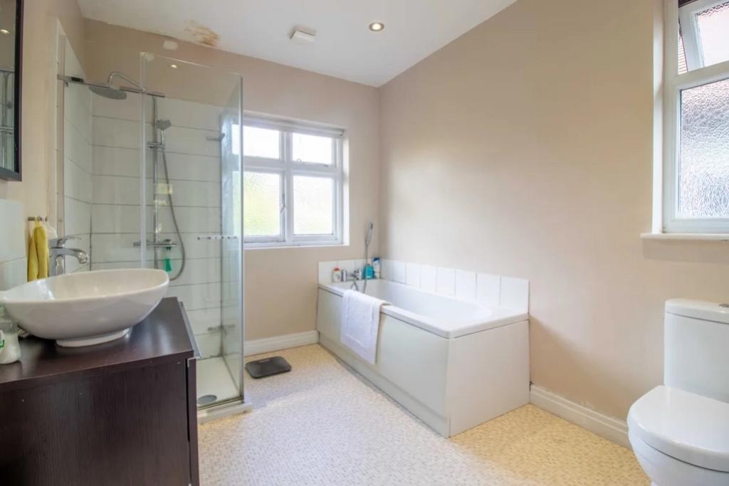 Lrg bh78awqa2 551048 883640516531322624