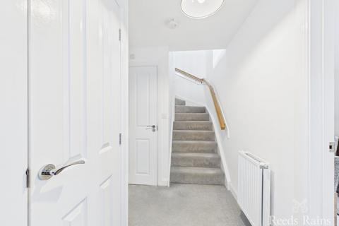 3 bedroom semi-detached house for sale, Owen Close, East Yorkshire HU16