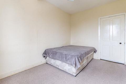 2 bedroom flat to rent, 1311L Whitson Terrace, Edinburgh, EH11 3AY
