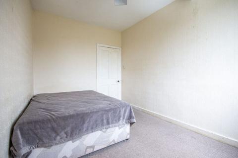 2 bedroom flat to rent, 1311L Whitson Terrace, Edinburgh, EH11 3AY