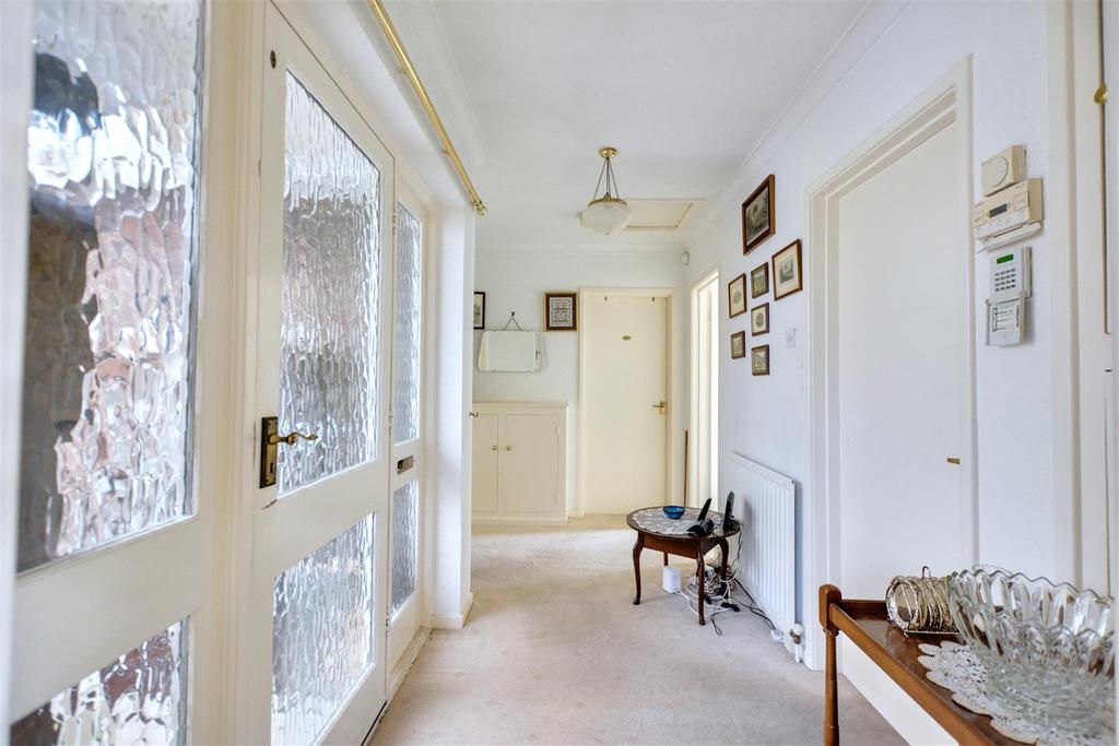 Entrance Hall 1.jpeg