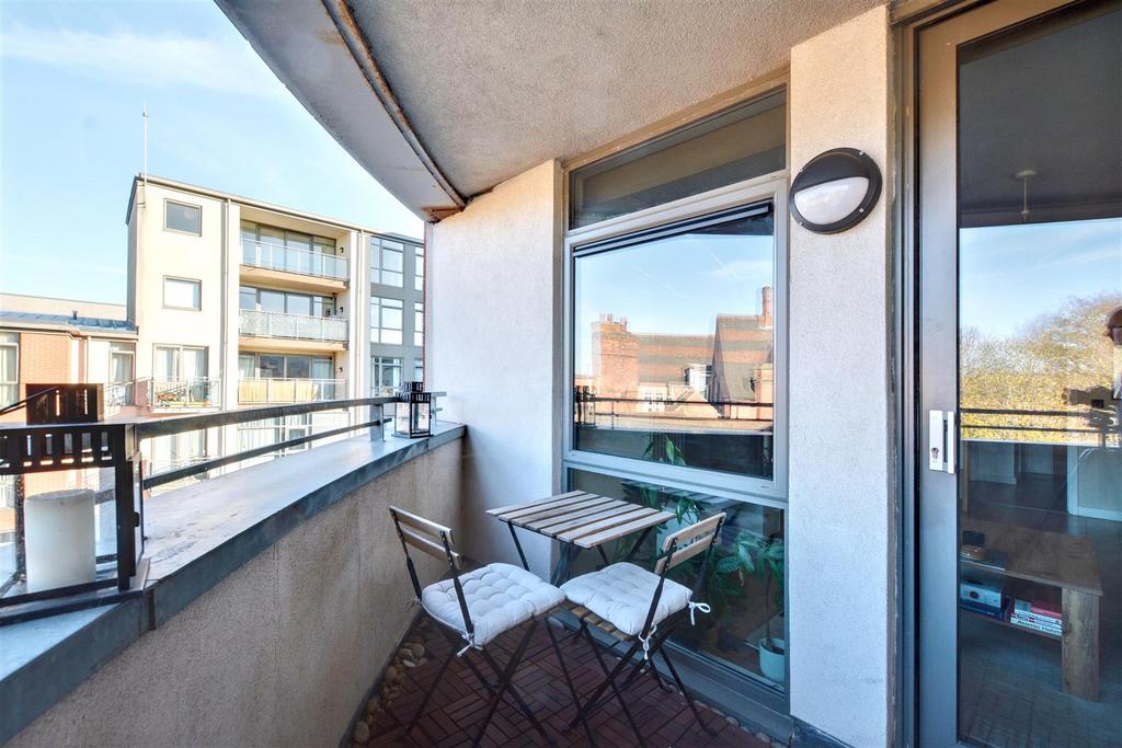 Balcony 2.jpeg