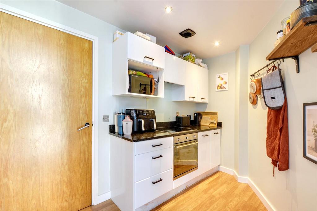 Kitchen 3.jpeg