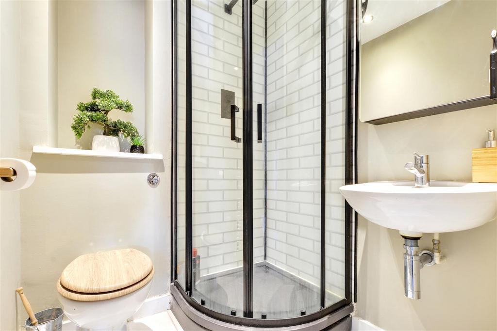 Ensuite.jpeg