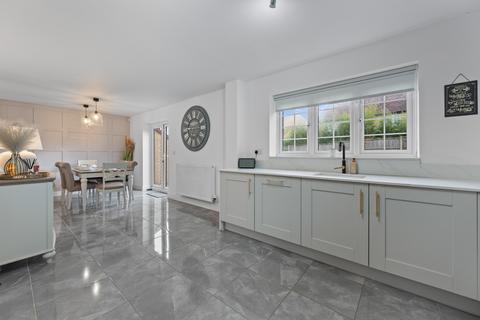 undefined, Clipson Close, Burton Latimer, NN15