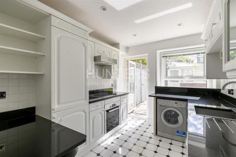 4 bedroom maisonette for sale, Buckland Crescent, Belsize Park, London, NW3
