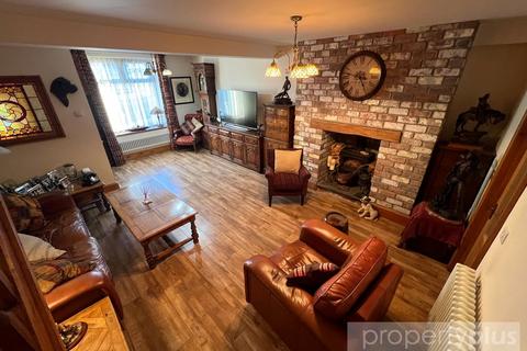 2 bedroom semi-detached house for sale, Tylacelyn Road, Tonypandy, Rhondda Cynon Taff, CF40