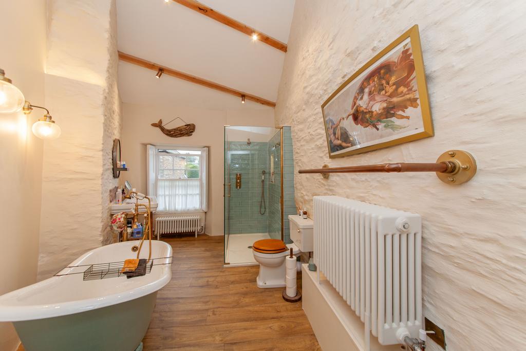 13 Bathroom