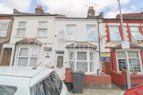 Reginald Street Luton LU2 7QZ