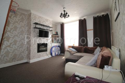 3 bedroom terraced house to rent, Reginald Street Luton LU2 7QZ