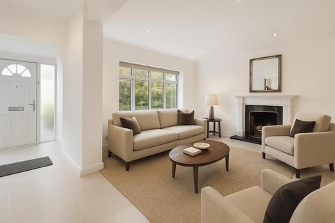 5 bedroom detached house to rent, Manor Road South, Esher, Surrey, KT10