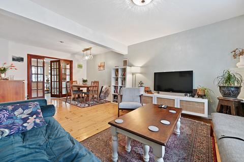 6 bedroom end of terrace house for sale, Taylors Green, London, W3