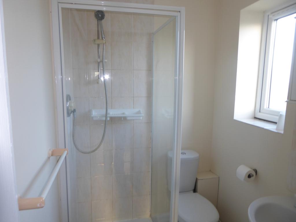 Jack and Jill ensuite