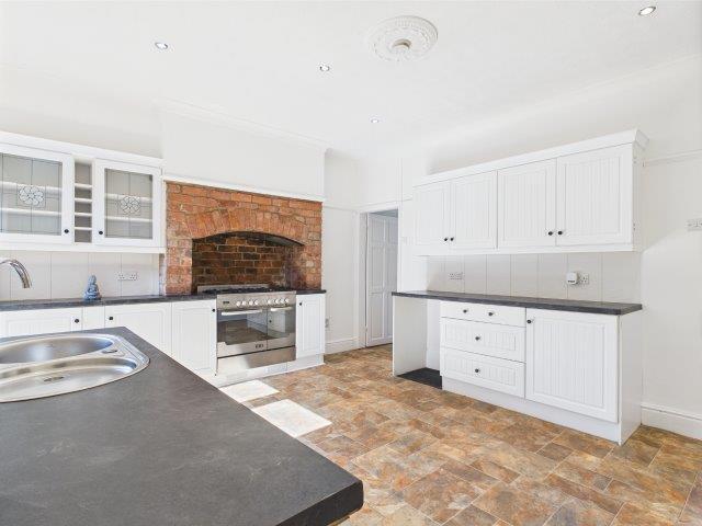 Kitchen 2