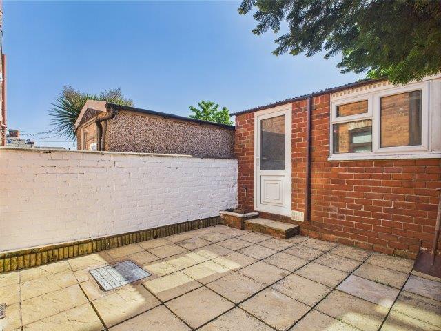 Detached garage