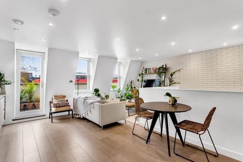 1 bedroom apartment to rent, Britton Street, London, EC1M