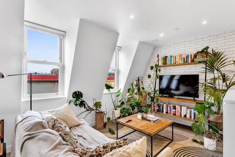 1 bedroom apartment to rent, Britton Street, London, EC1M