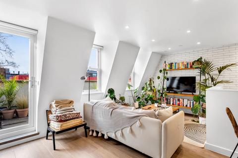 1 bedroom apartment to rent, Britton Street, London, EC1M