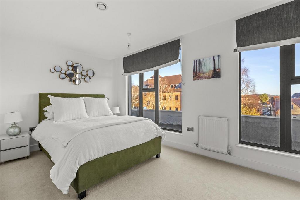 Principal bedroom