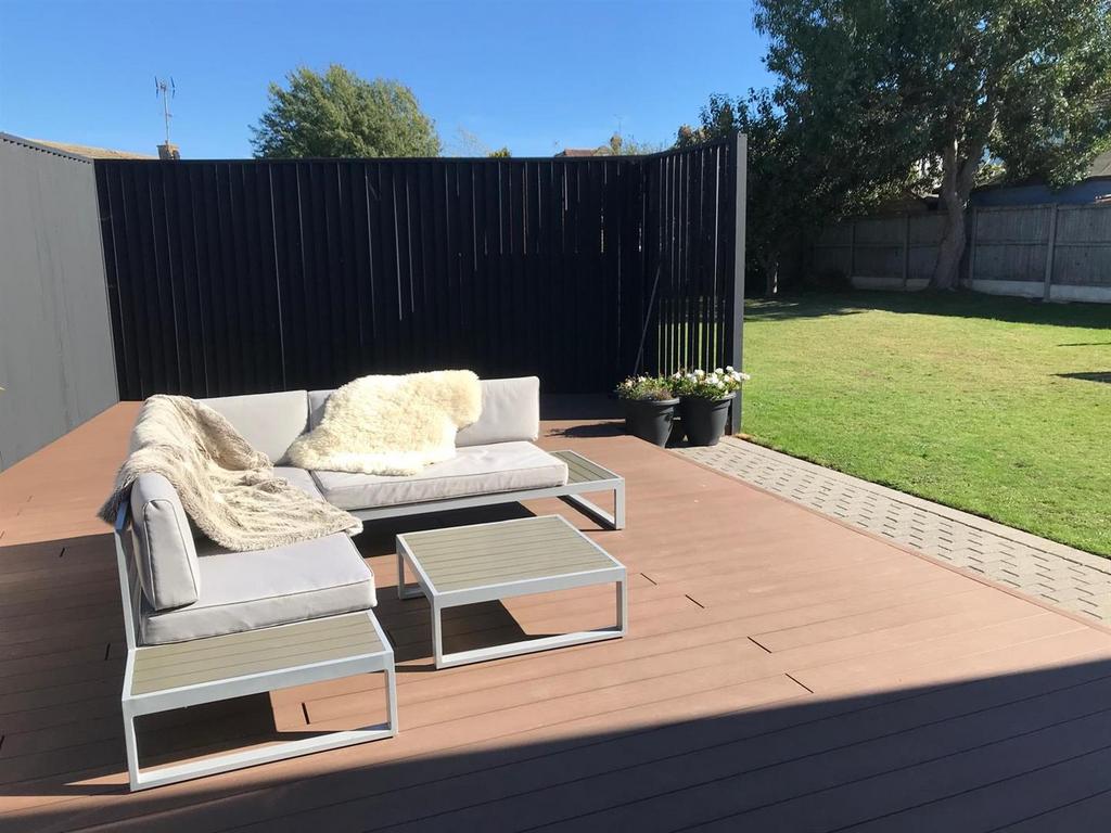 Rear Garden 5.jpg