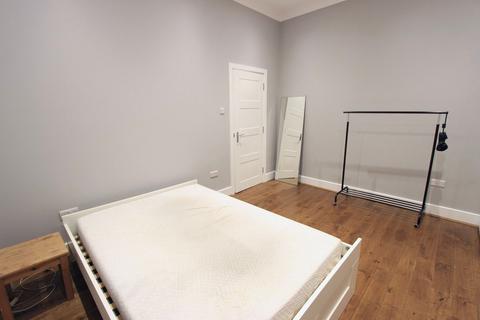 2 bedroom flat to rent, Friern Barnet Road, London N11