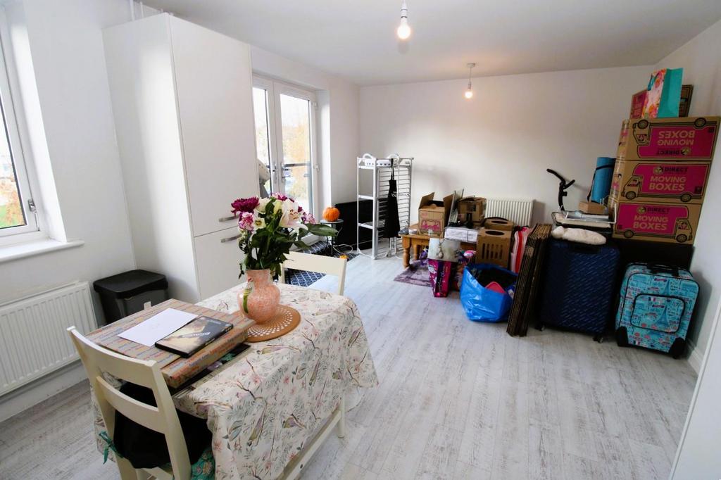Lounge / kitchen