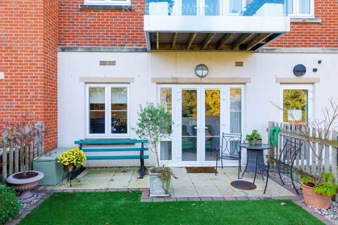 2 bedroom retirement property for sale, Rise Road, Ascot SL5